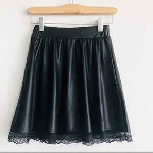 CHARLOTTE RUSSE - Faux Leather mini skirt